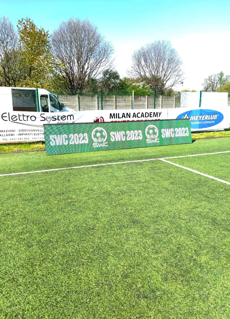 insegna-a-led-per-il-campo-di-uno-stadio