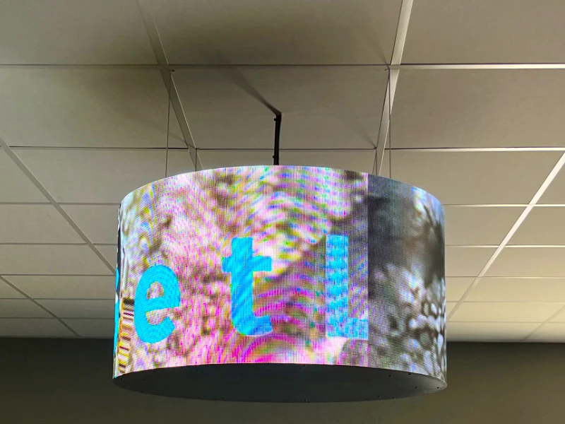 ledwall-circolare-per-un-negozio