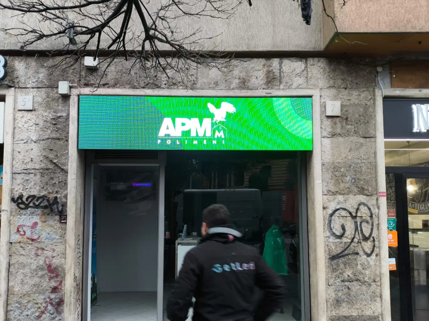 ledwall-diplay-e-soluzioni-digitali-per-agenzie-immobiliari