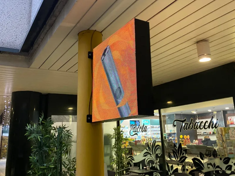 monitor-a-bandiera-per-iqos-partner monitor-a-bandiera-per-iqos-partner