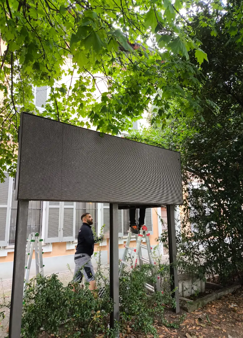 monitor-led-per-infrastruttura-pubblica