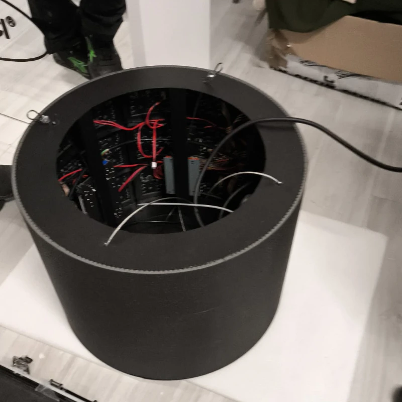 produzione-su-misura-di-display-led-professionali
