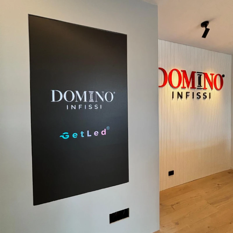 realizzazione-get-led-di-uno-schermo-digitale-integrato-nella-parete