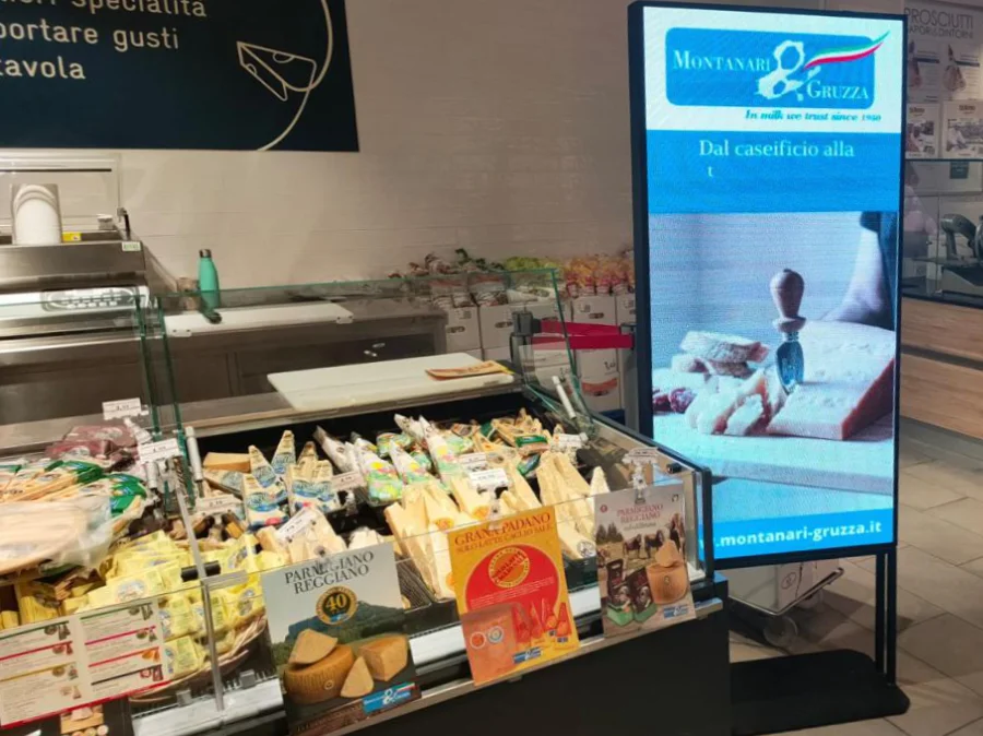 totem-a-led-per-un-supermercato