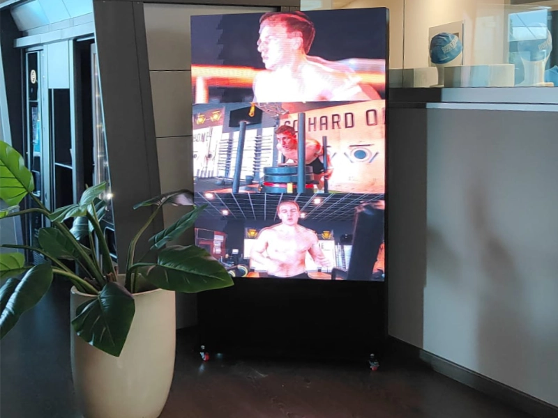 totem-pubblicitario-digitale-da-interno